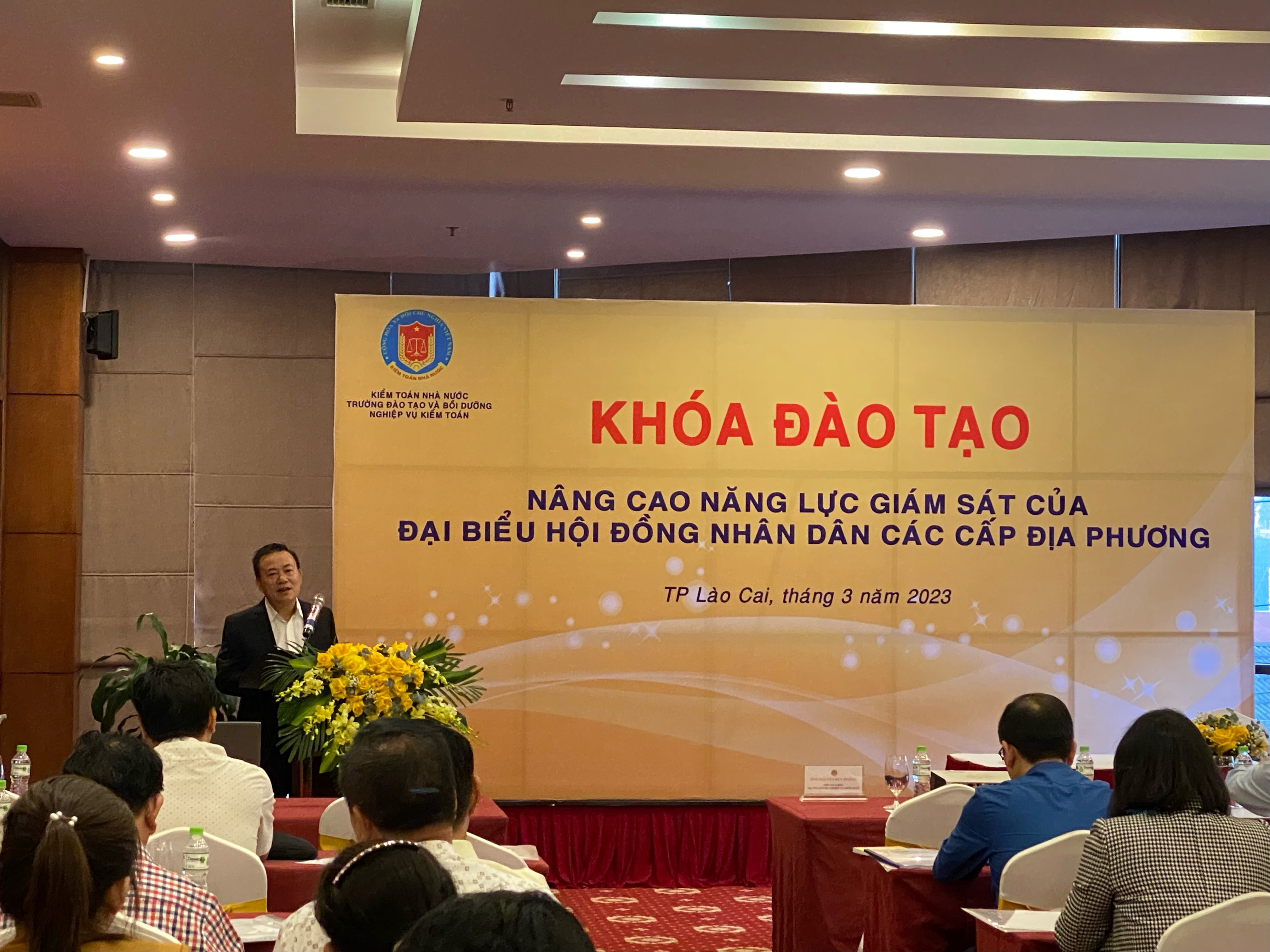 Đào tạo cho đại biểu Hội đồng nhân dân các cấp địa phương tại Lào Cai